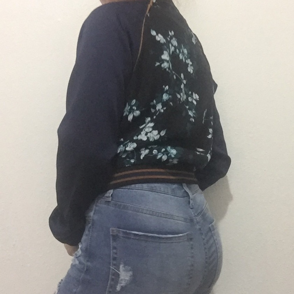 ™️Floral bomber jacket🌺 - Picture 5 of 7
